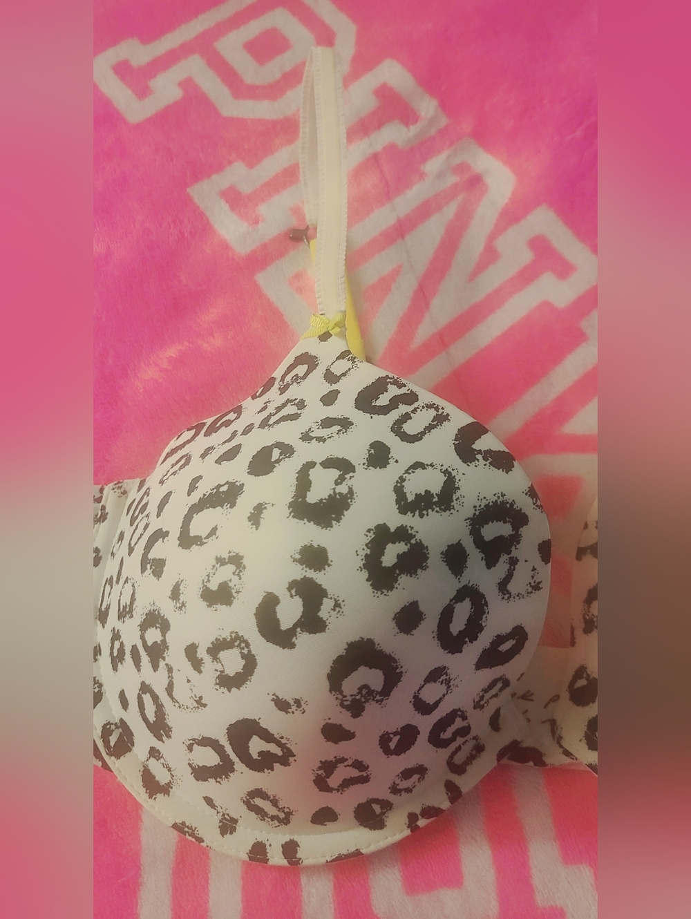 Kensie Leopard Print T-Shirt Bra in White and Black- SIZE 34DD - Picture 3 of 6